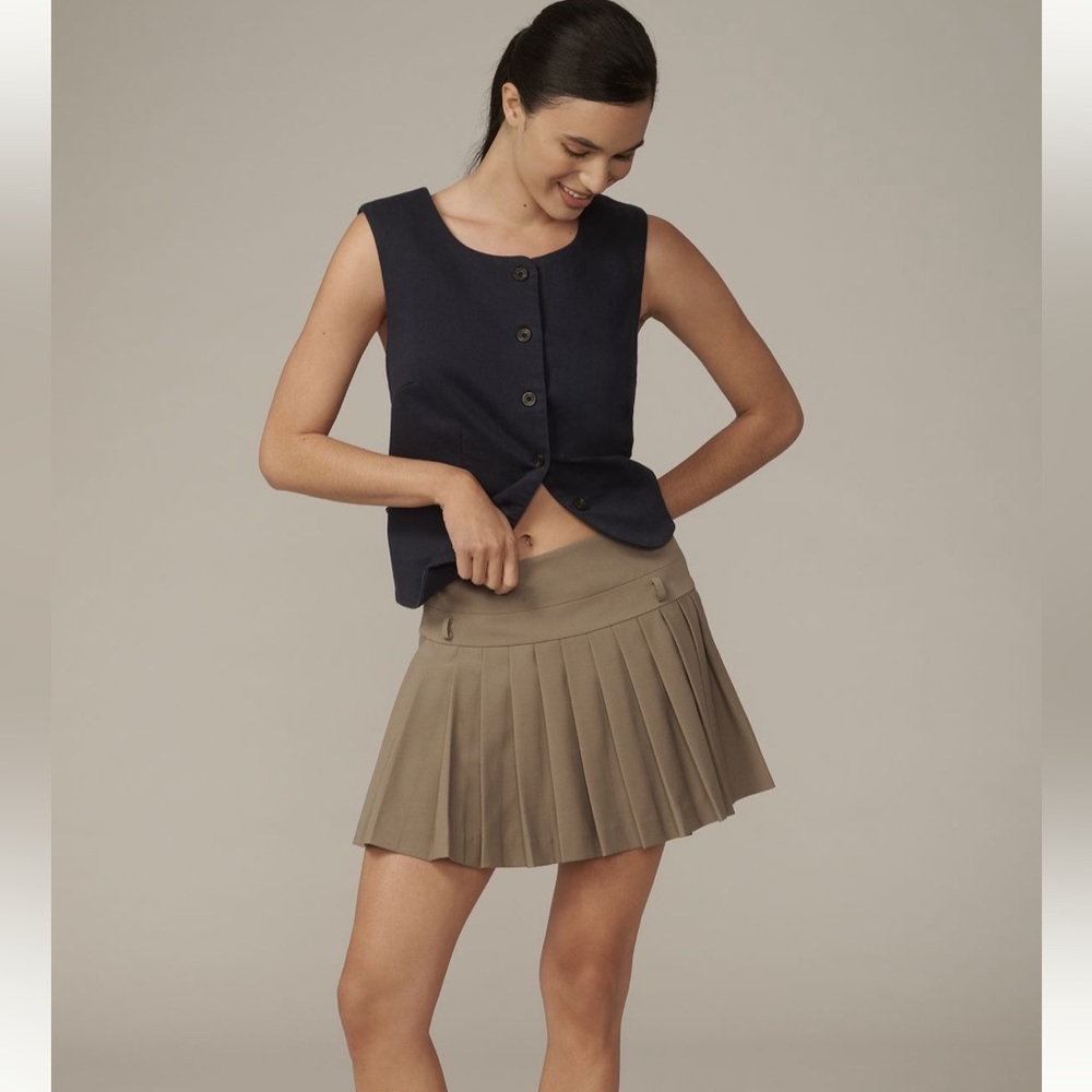 By Anthropologie Shrunken Cotton
Vest size L navy